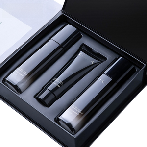 Men's Multi-Effect Revitalizing Moisturizing and Oil-Controlling Skincare Products